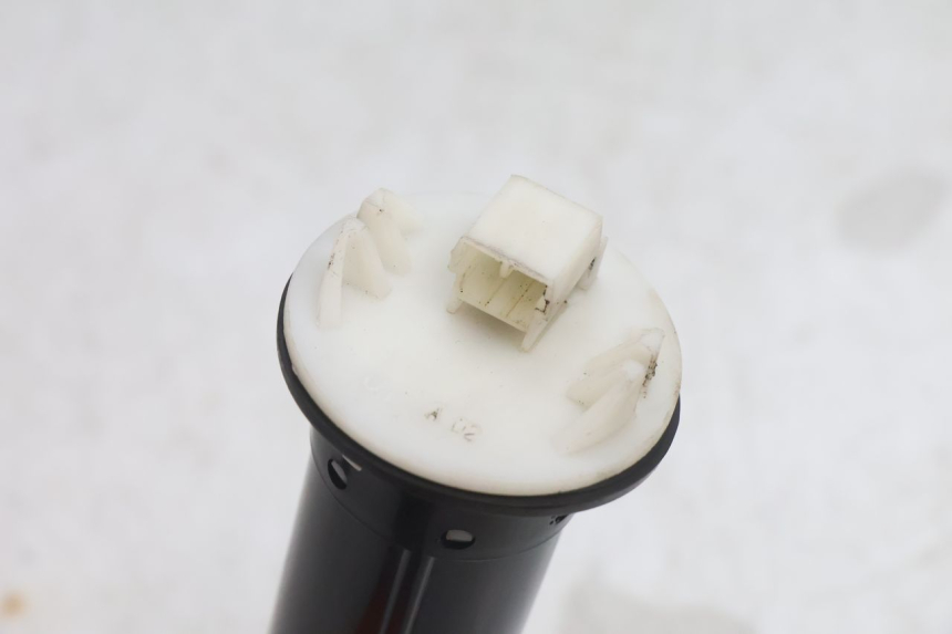photo de JAUGE RESERVOIR ESSENCE PIAGGIO FLY 2T 50 (2004 - 2017) - Zoom état d’usage