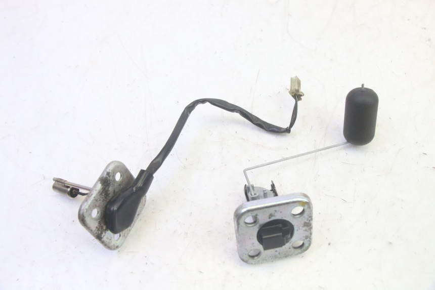 photo de JAUGE RESERVOIR ESSENCE PIAGGIO FLY 4T 50 (2013 - 2017) - Détail de la pièce