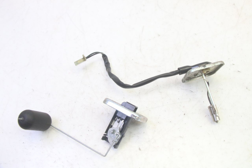 photo de JAUGE RESERVOIR ESSENCE PIAGGIO FLY 4T 50 (2013 - 2017) - Zoom état d’usage