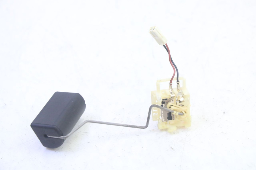 photo de JAUGE RESERVOIR ESSENCE YAMAHA FZ6 N FAZER 600 (2004 - 2006) - Zoom état d’usage