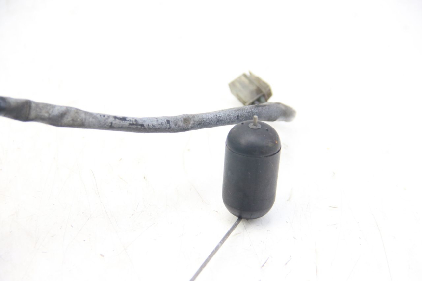 photo de JAUGE RESERVOIR ESSENCE YAMAHA FZS FAZER 600 (2001 - 2003)