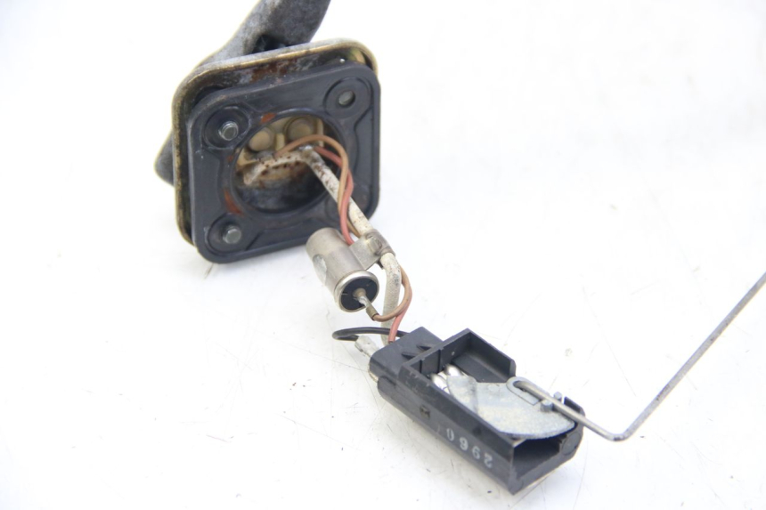 photo de JAUGE RESERVOIR ESSENCE YAMAHA FZS FAZER 600 (2001 - 2003)