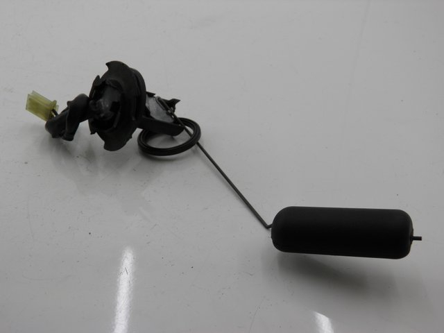 photo de JAUGE RESERVOIR ESSENCE HONDA SH 125 (2001 - 2003)