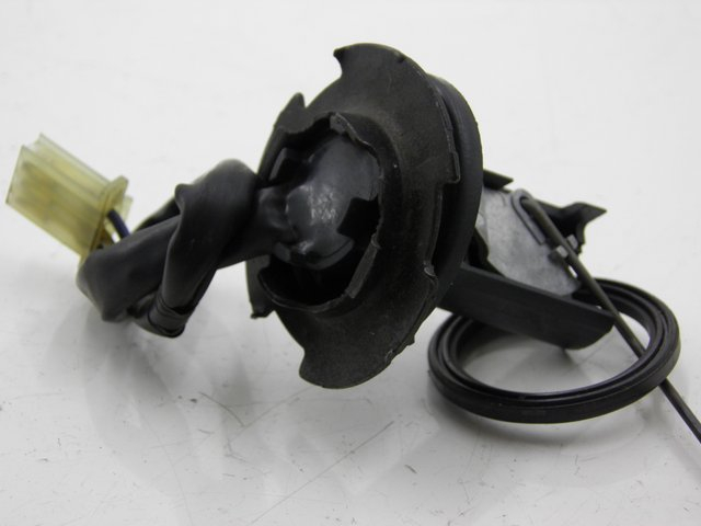 photo de JAUGE RESERVOIR ESSENCE HONDA SH 125 (2001 - 2003)