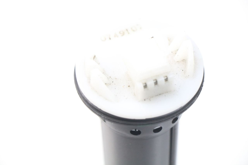 photo de JAUGE RESERVOIR ESSENCE PIAGGIO MP3 HPE 500 (2019 - 2022) - Autre angle de vue