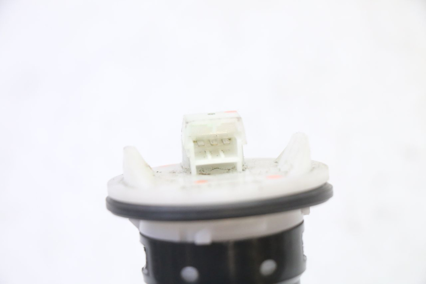 photo de JAUGE RESERVOIR ESSENCE PIAGGIO MP3 HPE 310 (2024 - 2025)