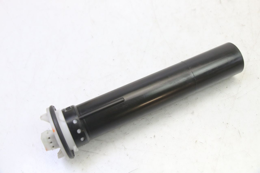 photo de JAUGE RESERVOIR ESSENCE PIAGGIO MP3 HPE 310 (2024 - 2025)