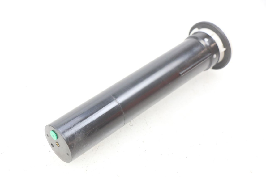 photo de JAUGE RESERVOIR ESSENCE PIAGGIO MP3 LT 300 (2010 - 2016) - Autre angle de vue