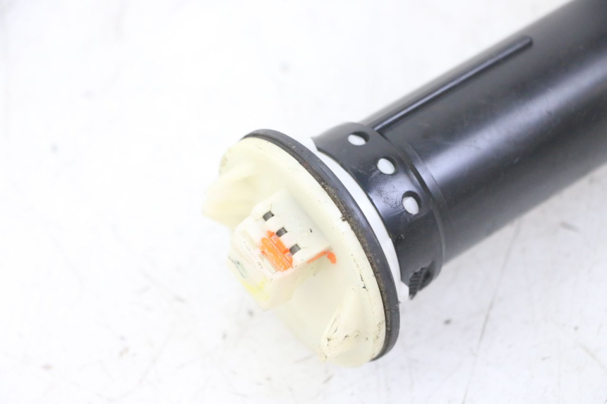 photo de JAUGE RESERVOIR ESSENCE PIAGGIO MP3 LT 400 (2007 - 2012)