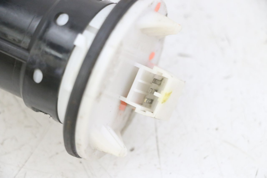 photo de JAUGE RESERVOIR ESSENCE PIAGGIO MP3 LT 300 (2010 - 2016) - Points de fixation