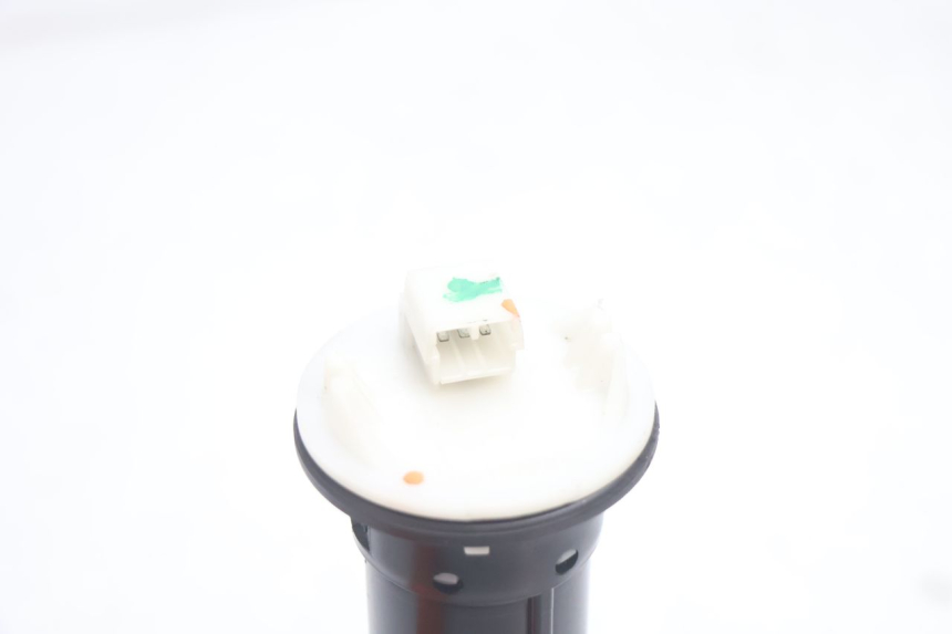 photo de JAUGE RESERVOIR ESSENCE PIAGGIO MP3 LT 300 (2010 - 2016) - Autre angle de vue