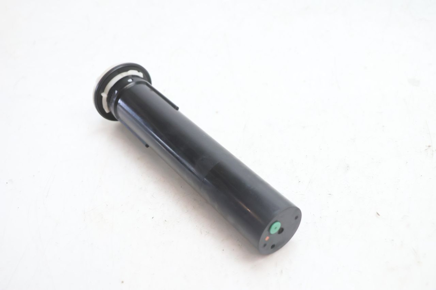 photo de JAUGE RESERVOIR ESSENCE PIAGGIO MP3 LT 300 (2010 - 2016) - Gros plan technique