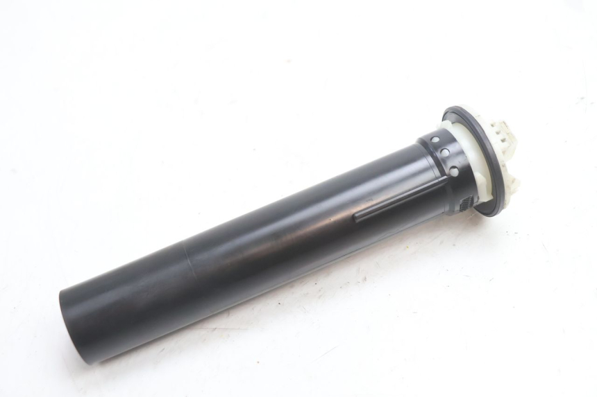 photo de JAUGE RESERVOIR ESSENCE PIAGGIO MP3 LT 400 (2007 - 2012) - Autre angle de vue