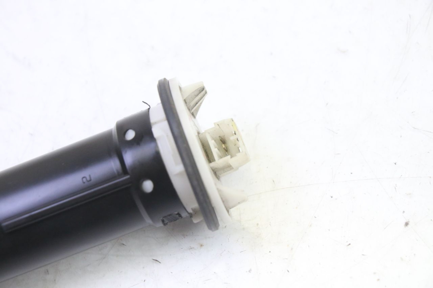 photo de JAUGE RESERVOIR ESSENCE PIAGGIO MP3 125 (2006 - 2014)