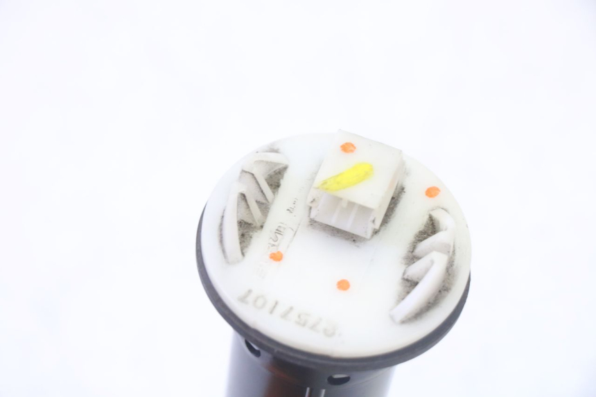 photo de JAUGE RESERVOIR ESSENCE PIAGGIO MP3 125 (2006 - 2014)