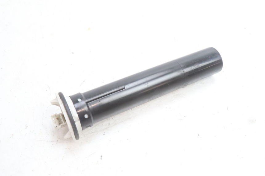photo de JAUGE RESERVOIR ESSENCE PIAGGIO MP3 500 (2016 - 2018) - Gros plan technique