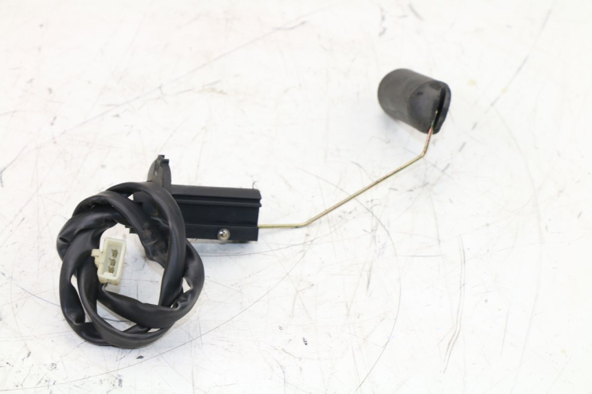 photo de JAUGE RESERVOIR ESSENCE NORAUTO RAZZO CITY 50 (2009 - 2014) - Zoom état d’usage