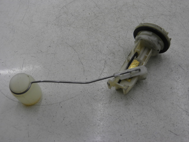 photo de JAUGE RESERVOIR ESSENCE PEUGEOT ELYSTAR 50 (2002 - 2014)