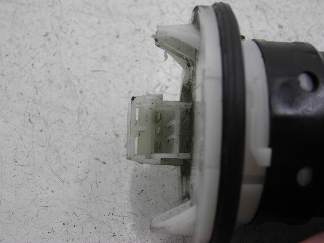 photo de JAUGE RESERVOIR ESSENCE PIAGGIO MP3 500 (2011 - 2015)