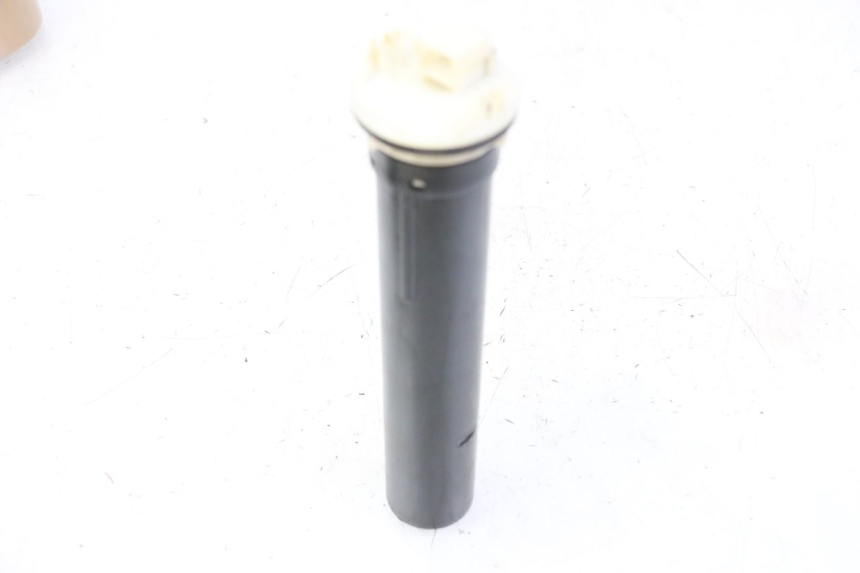 photo de JAUGE RESERVOIR ESSENCE PIAGGIO VESPA GRANTURISMO 200 (2004 - 2005)