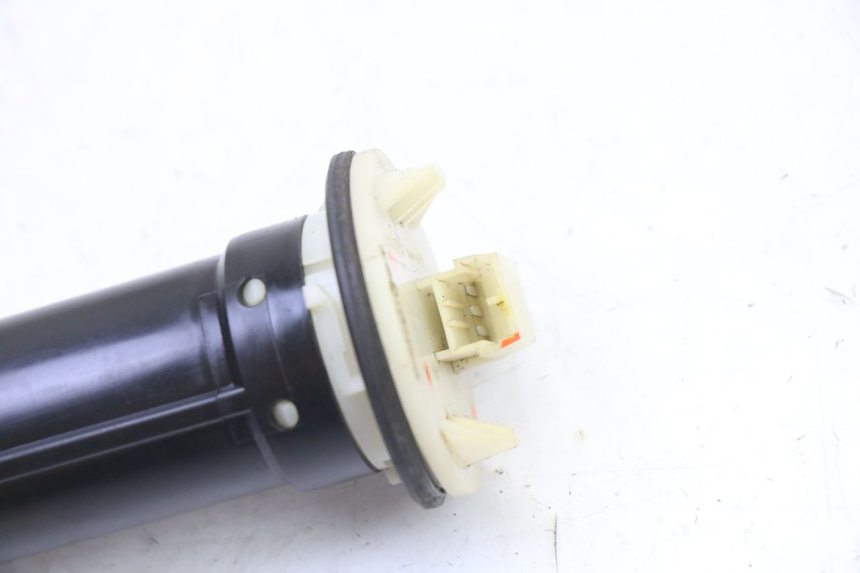 photo de JAUGE RESERVOIR ESSENCE GILERA RUNNER SL 50 (2006 - 2009)