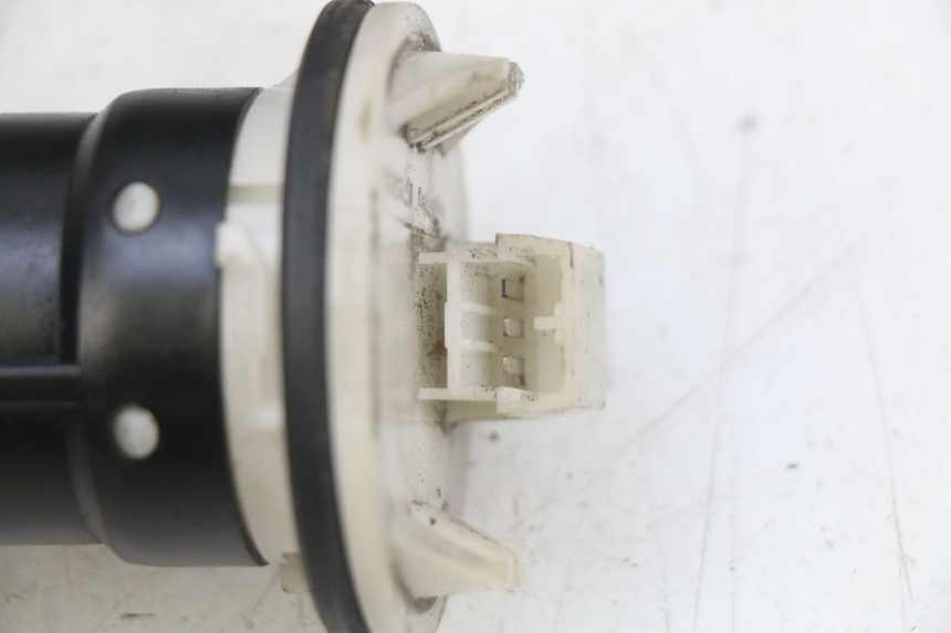 photo de JAUGE RESERVOIR ESSENCE APRILIA SCARABEO 100 (2003 - 2012)