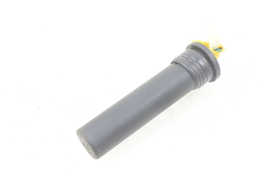 photo de JAUGE RESERVOIR ESSENCE MBK STUNT NAKED 50 (2004 - 2018) - Zoom état d’usage