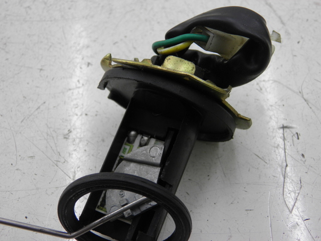 photo de JAUGE RESERVOIR ESSENCE SYM FIDDLE 2 50 (2008 - 2013)