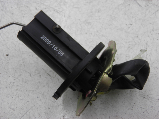 photo de JAUGE RESERVOIR ESSENCE SYM FIDDLE 50 (2008 - 2010)