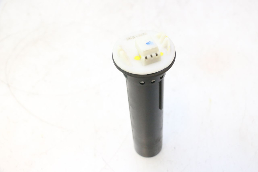 photo de JAUGE RESERVOIR ESSENCE PIAGGIO VESPA LX 2T 50 (2005 - 2013) - Autre angle de vue