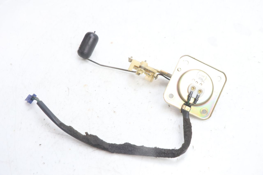 photo de JAUGE RESERVOIR ESSENCE HONDA VFR FI RC46 800 (1998 - 2001) - Vue d’ensemble
