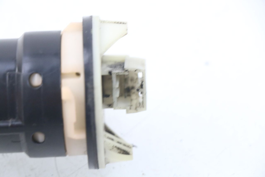 photo de JAUGE RESERVOIR ESSENCE PIAGGIO X8 125 (2004 - 2007)