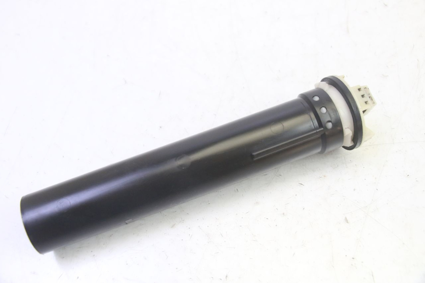 photo de JAUGE RESERVOIR ESSENCE PIAGGIO X8 125 (2004 - 2007) - Zoom état d’usage