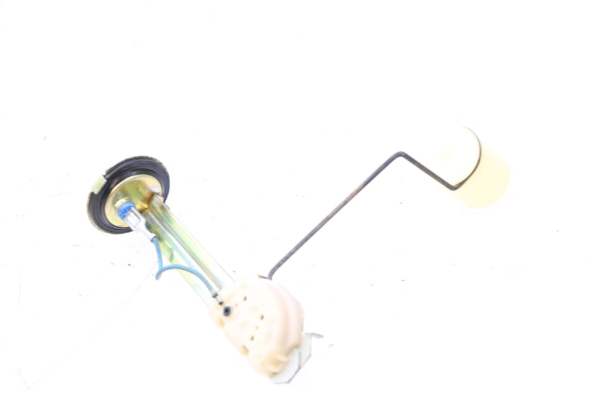 photo de JAUGE RESERVOIR ESSENCE YAMAHA YP MAJESTY 125 (1998 - 2001) - Autre angle de vue