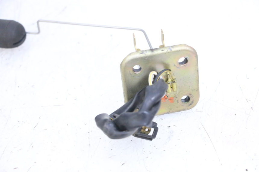 photo de JAUGE RESERVOIR ESSENCE KAWASAKI ZR 7 750 (1999 - 2001) - Vue d’ensemble