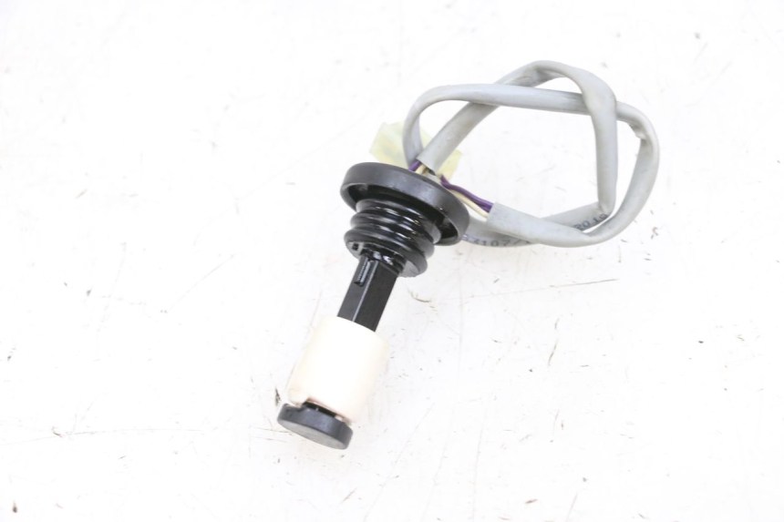 photo de JAUGE RESERVOIR HUILE PIAGGIO NEW TYPHOON 50 (2018 - 2021) - Zoom état d’usage