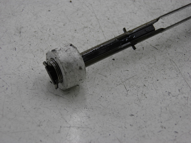 photo de JAUGE RESERVOIR HUILE PEUGEOT ELYSEO 50 (2002 - 2004) - Détail de la pièce