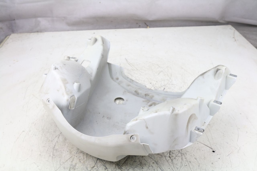 photo de JONCTION CARENAGE ARRIERE APRILIA ATLANTIC S 125 (2010 - 2013)