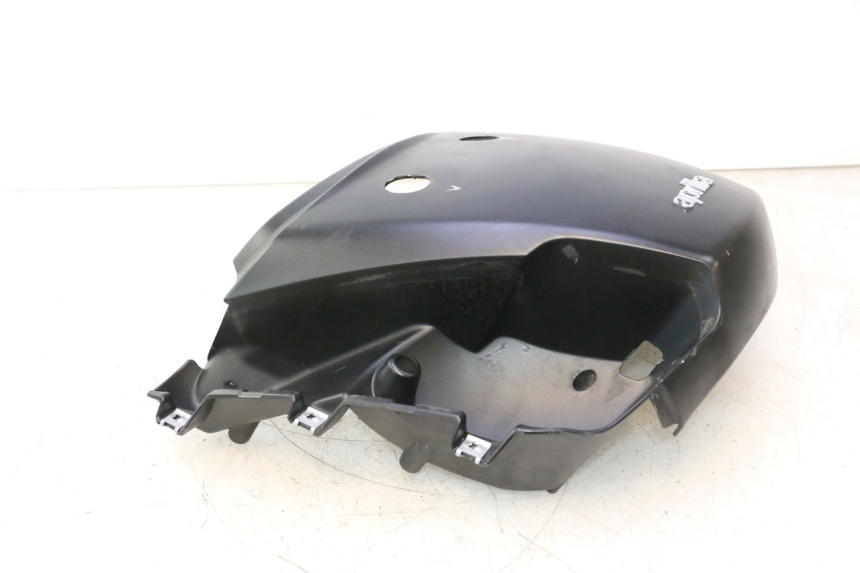photo de JONCTION CARENAGE ARRIERE APRILIA ATLANTIC S 125 (2010 - 2013) - Autre angle de vue