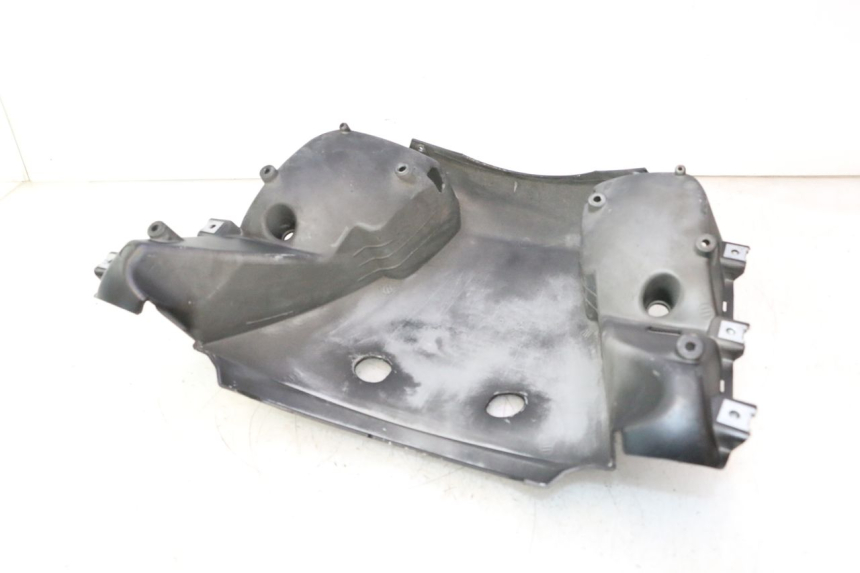 photo de JONCTION CARENAGE ARRIERE APRILIA ATLANTIC S 125 (2010 - 2013) - État de surface