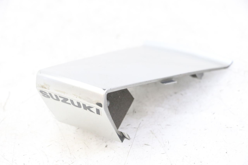 photo de JONCTION CARENAGE ARRIERE SUZUKI GS GSE 500 (2001 - 2003)