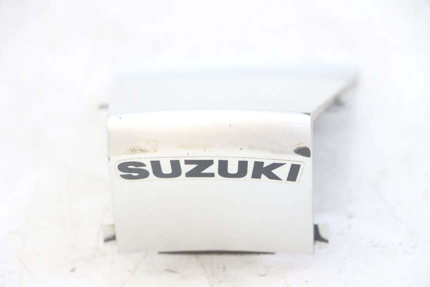 photo de JONCTION CARENAGE ARRIERE SUZUKI GS GSE 500 (2001 - 2003)