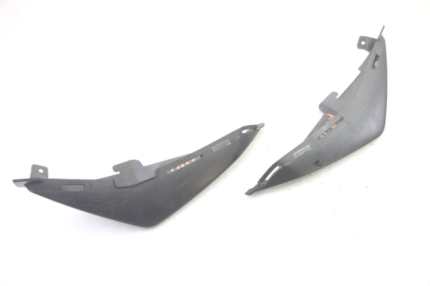 photo de JONCTION CARENAGE ARRIERE SUZUKI GSR 750 (2011 - 2017)