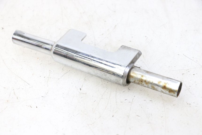 photo de JONCTION CARENAGE ARRIERE INFERIEURE HYOSUNG GV AQUILA 125 (2000 - 2004)