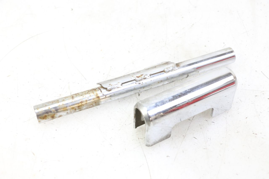 photo de JONCTION CARENAGE ARRIERE INFERIEURE HYOSUNG GV AQUILA 125 (2000 - 2004)