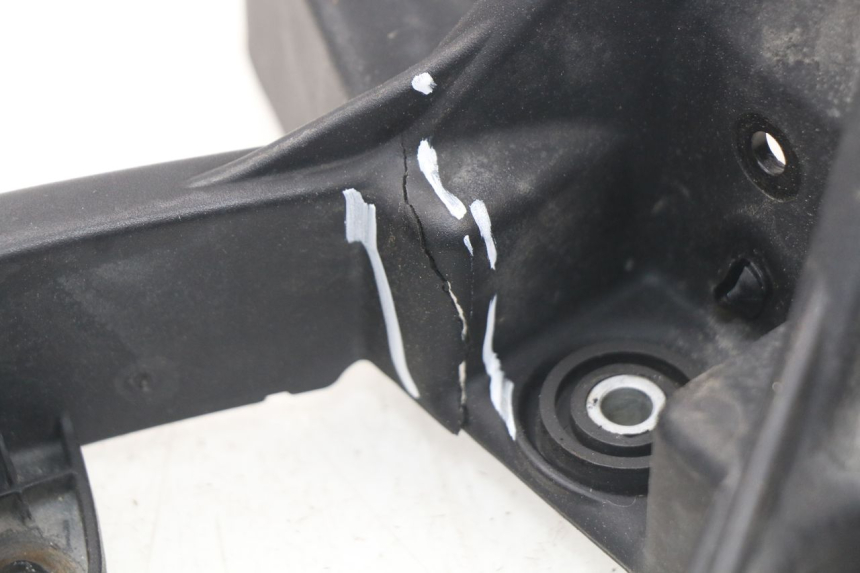 photo de JONCTION CARENAGE ARRIERE INFERIEURE BMW R GS 1200 (2005 - 2007)