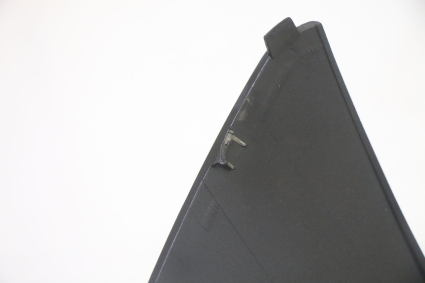 photo de JONCTION CARENAGE ARRIERE INFERIEURE SUZUKI BURGMAN 125 (2007 - 2014)