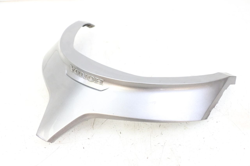photo de JONCTION CARENAGE ARRIERE INFERIEURE HONDA FORZA ABS 300 (2013 - 2019)