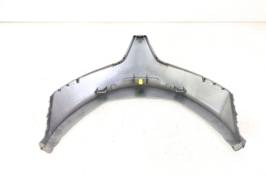 photo de JONCTION CARENAGE ARRIERE INFERIEURE HONDA FORZA ABS 300 (2013 - 2019)