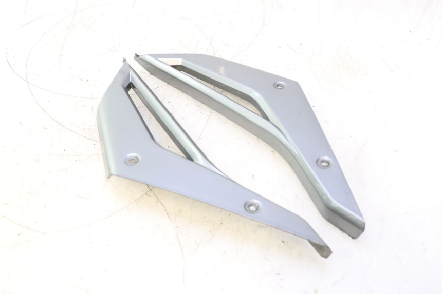 photo de JONCTION CARENAGE ARRIERE INFERIEURE GILERA GP 800 (2007 - 2013) - Détail de la pièce